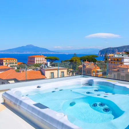 - The Square Penthouse Feriehus